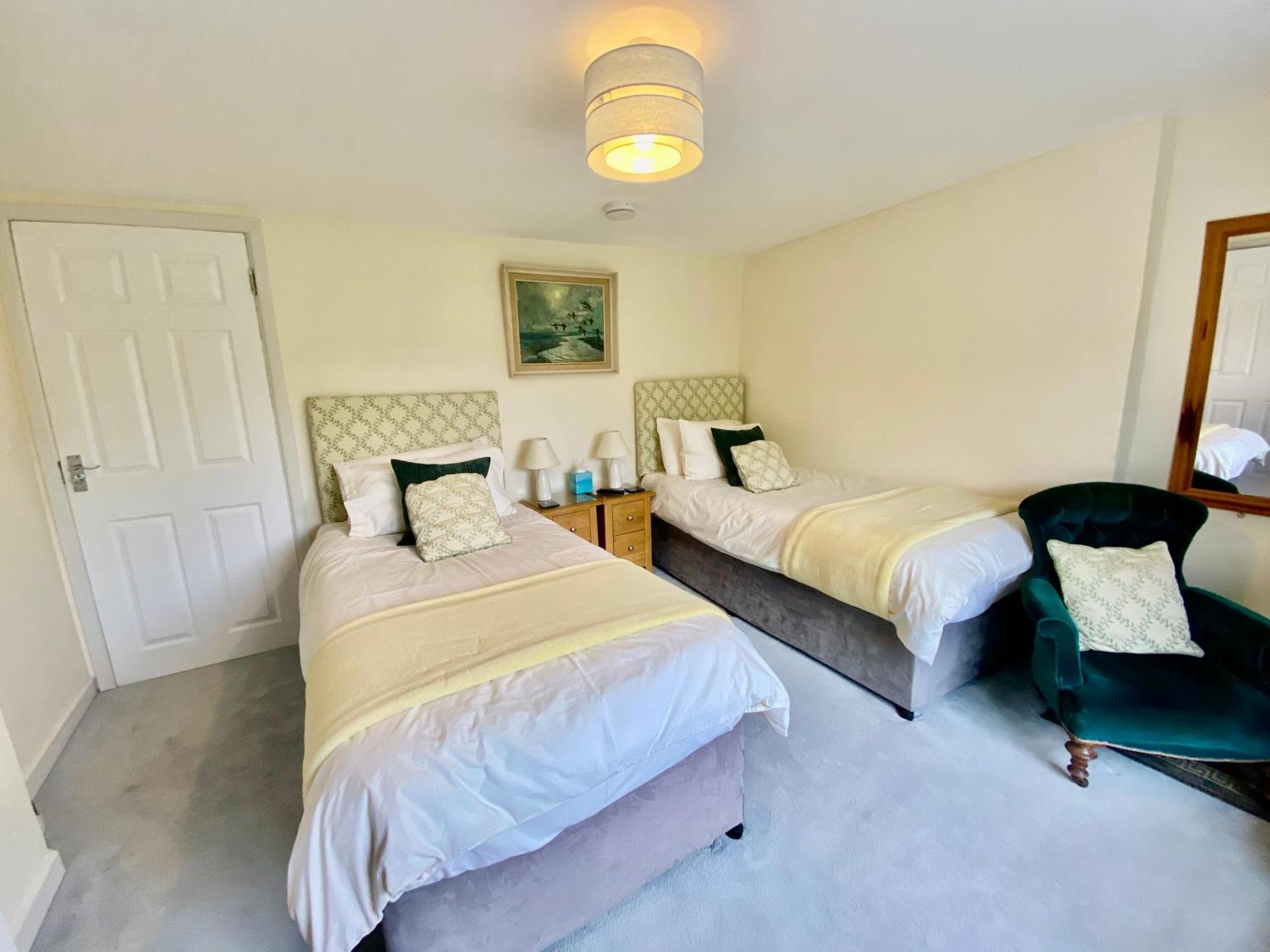 Twin Room with Shower